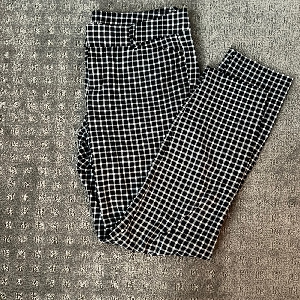 Black and white plaid pixie pant (ankle length)